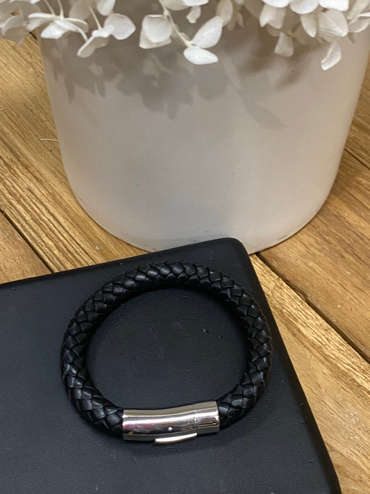 Men’s leather weave bracelet